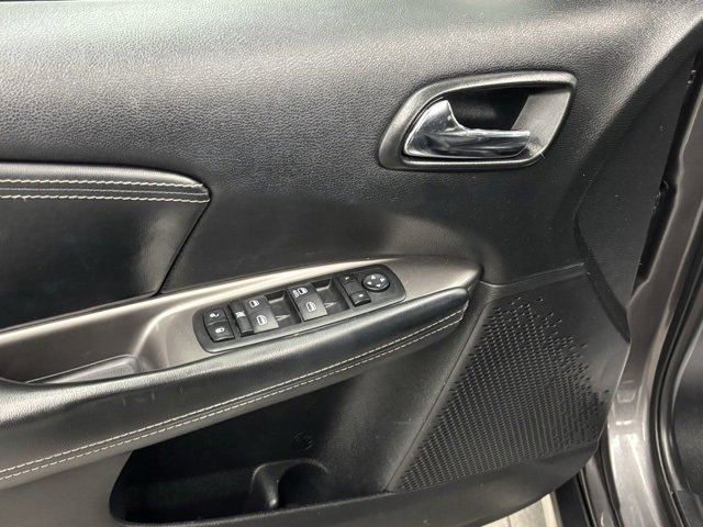Used 2015 Dodge Journey Crossroad w/ Flexible Seating Group image 13
