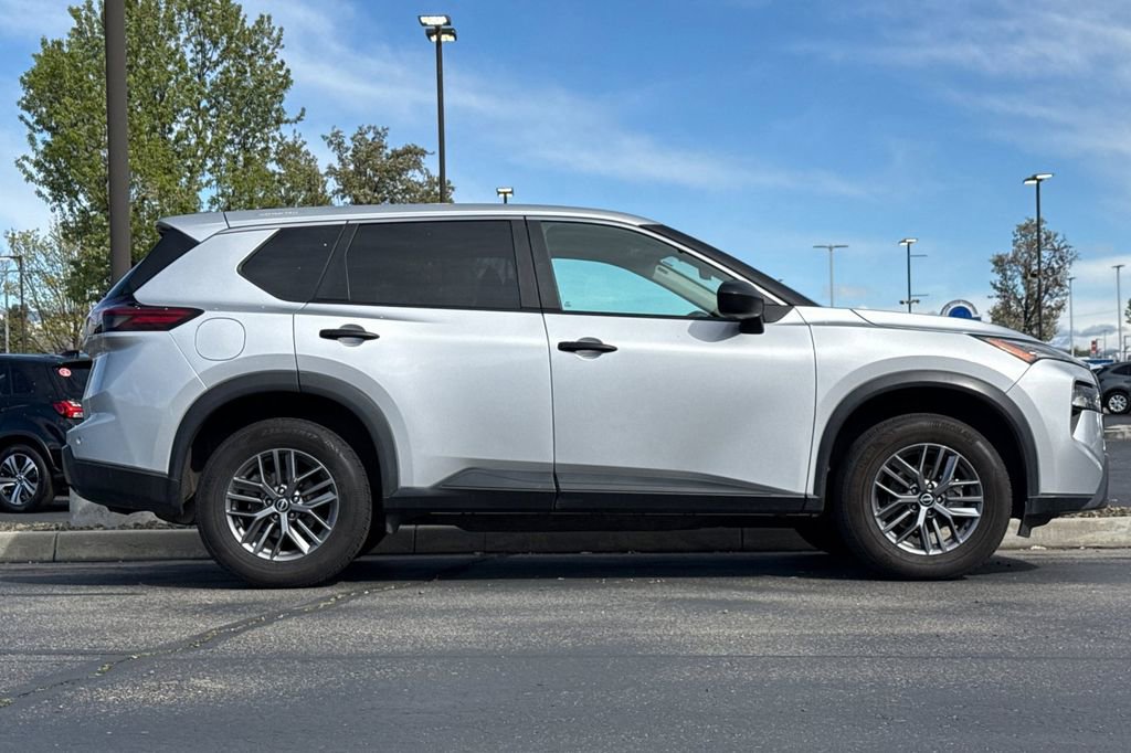 Used 2024 Nissan Rogue S image 3