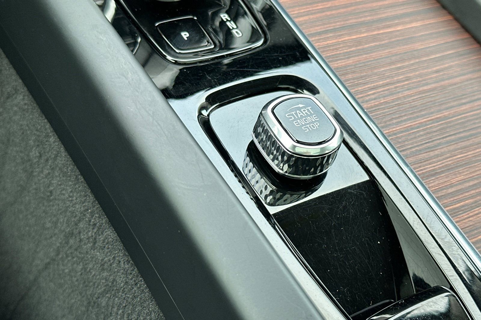 Used 2025 Volvo V60 B5 Cross Country Plus image 24