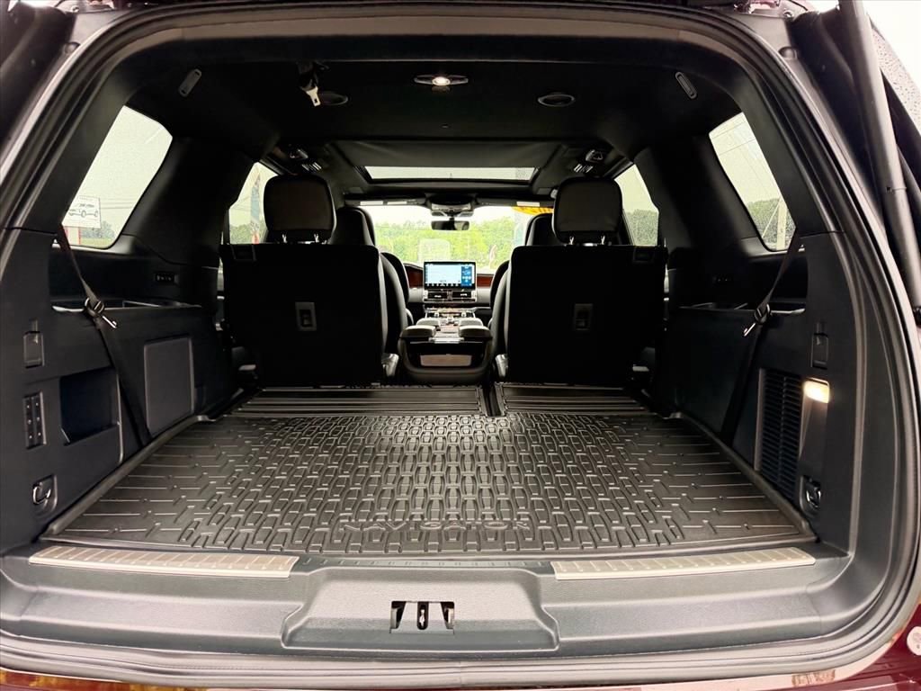 Used 2024 Lincoln Navigator Reserve w/ Equipment Group 201A AWD/4WD image 27