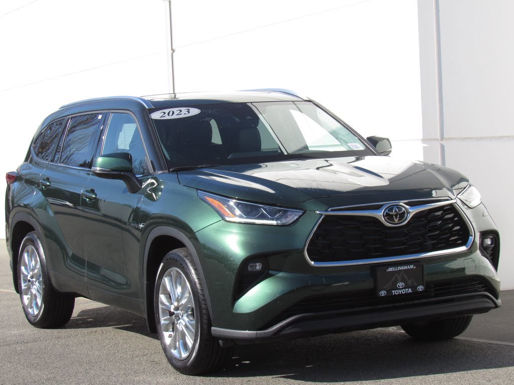 Used 2023 Toyota Highlander Limited image 2
