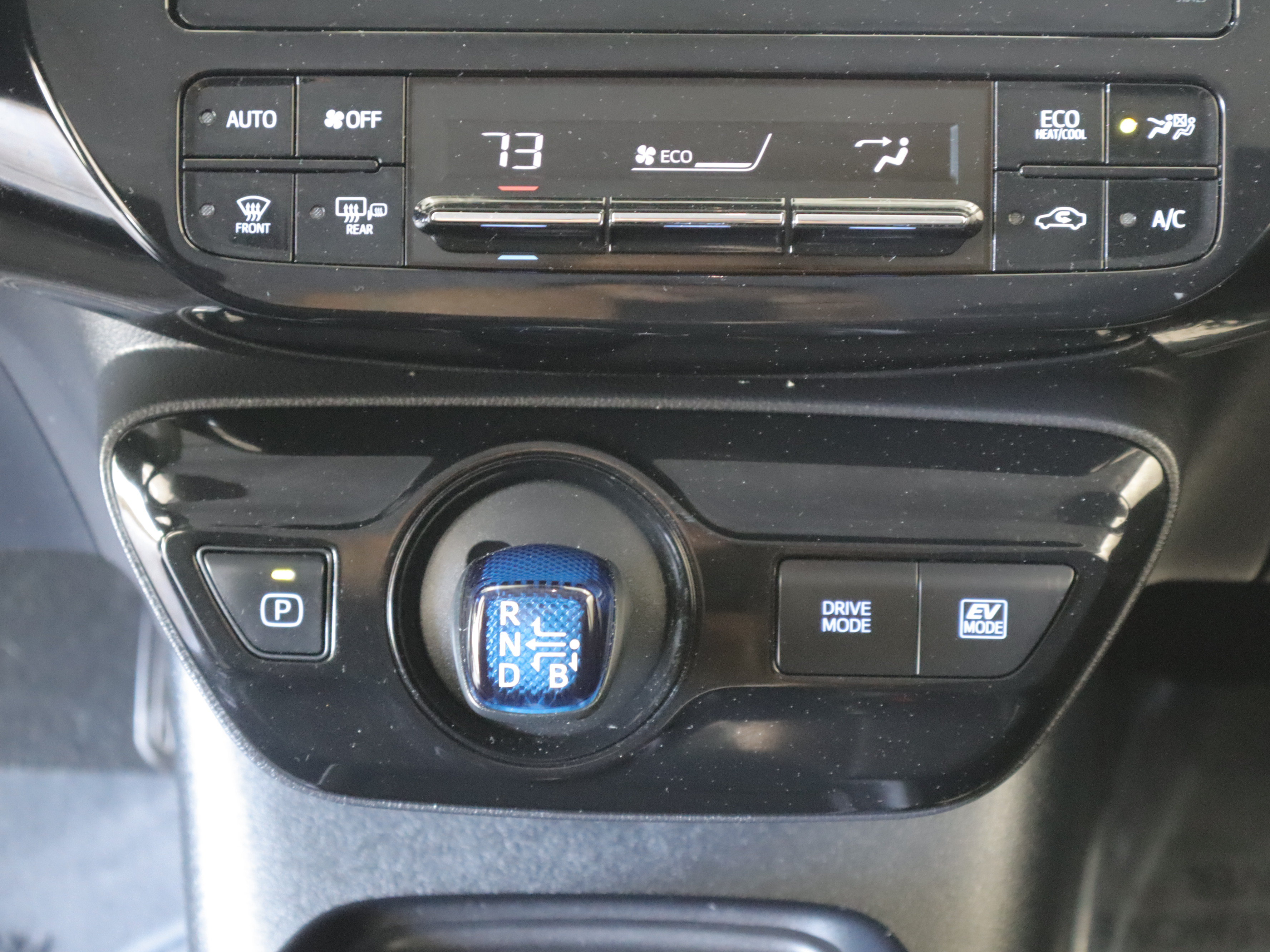 Used 2019 Toyota Prius AWD image 14