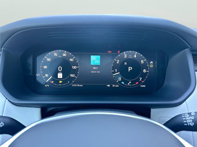 New 2025 Land Rover Discovery Dynamic SE image 19