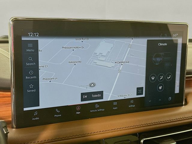 Used 2022 Lincoln Nautilus Reserve w/ Equipment Group 201A image 17