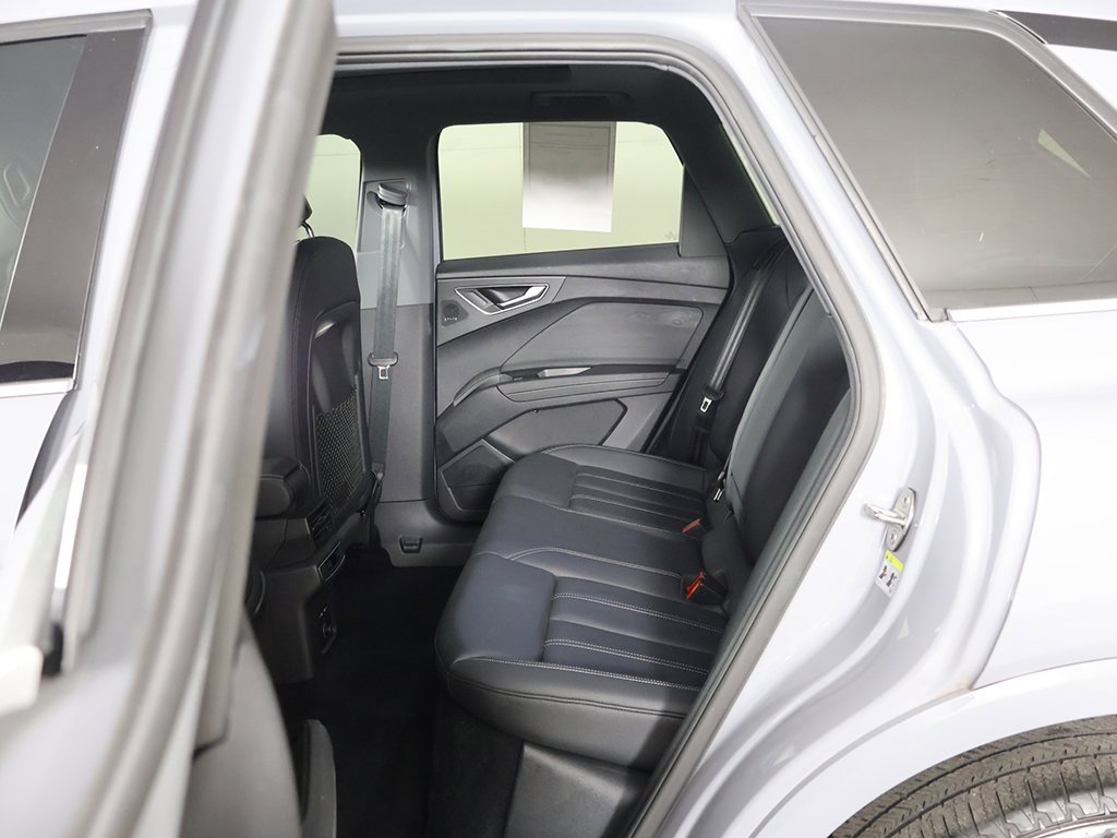 Used 2023 Audi Q4 e-tron Premium Plus w/ Premium Plus image 31