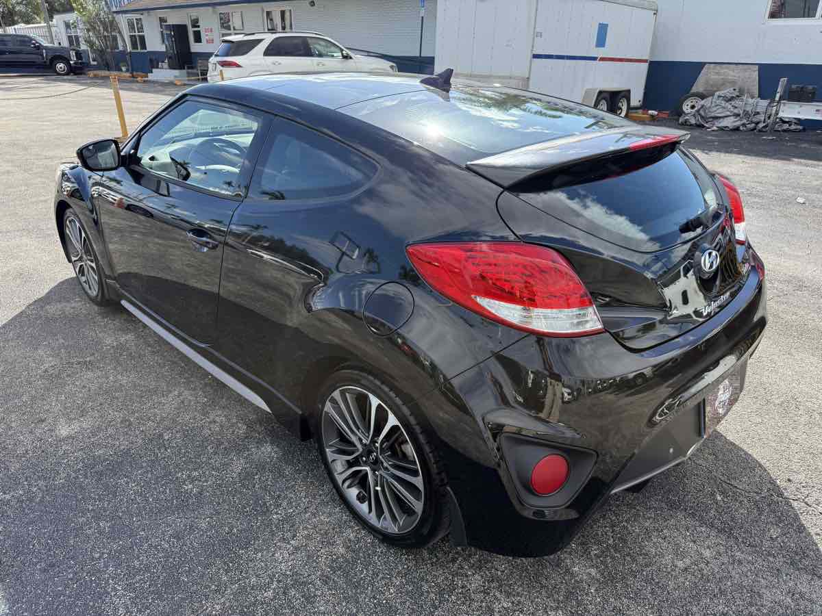 Used 2016 Hyundai Veloster Turbo w/ Option Group 04 FWD image 6