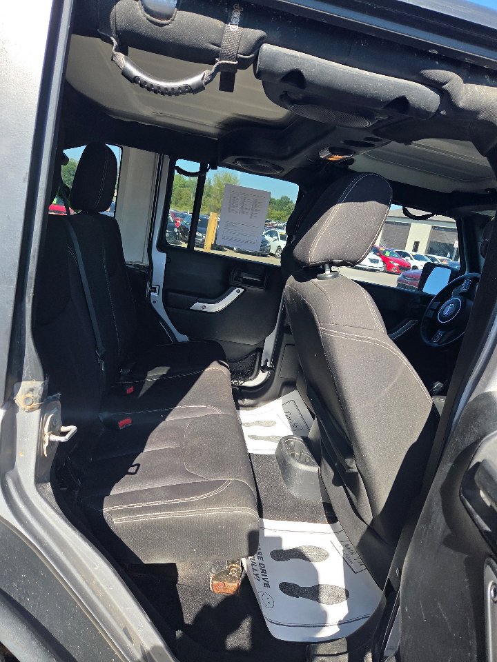 Used 2014 Jeep Wrangler Unlimited Sahara w/ Dual Top Group image 13