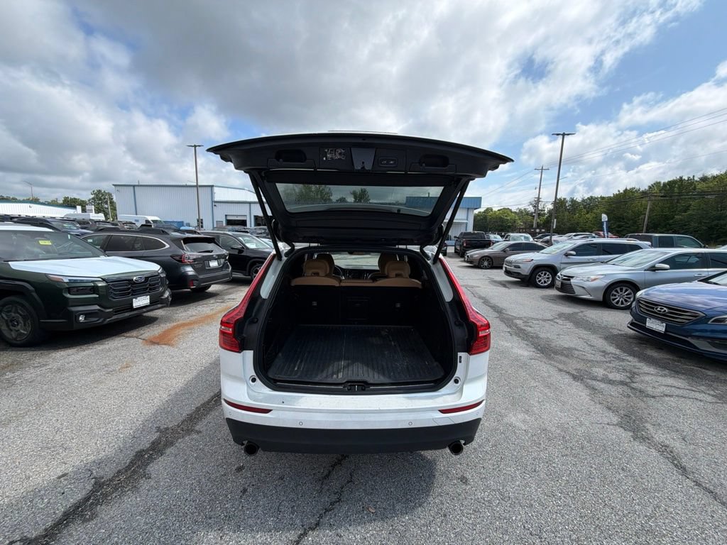 Used 2020 Volvo XC60 T5 Momentum w/ Protection Package AWD/4WD image 8
