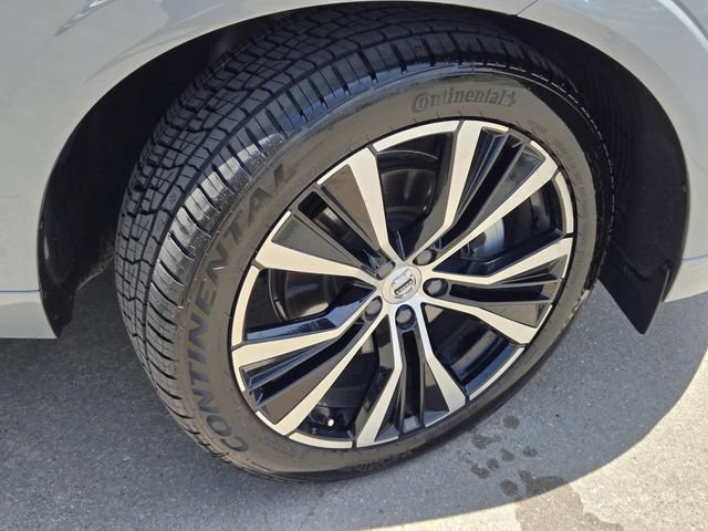 Used 2024 Volvo XC60 B5 Plus AWD/4WD image 6