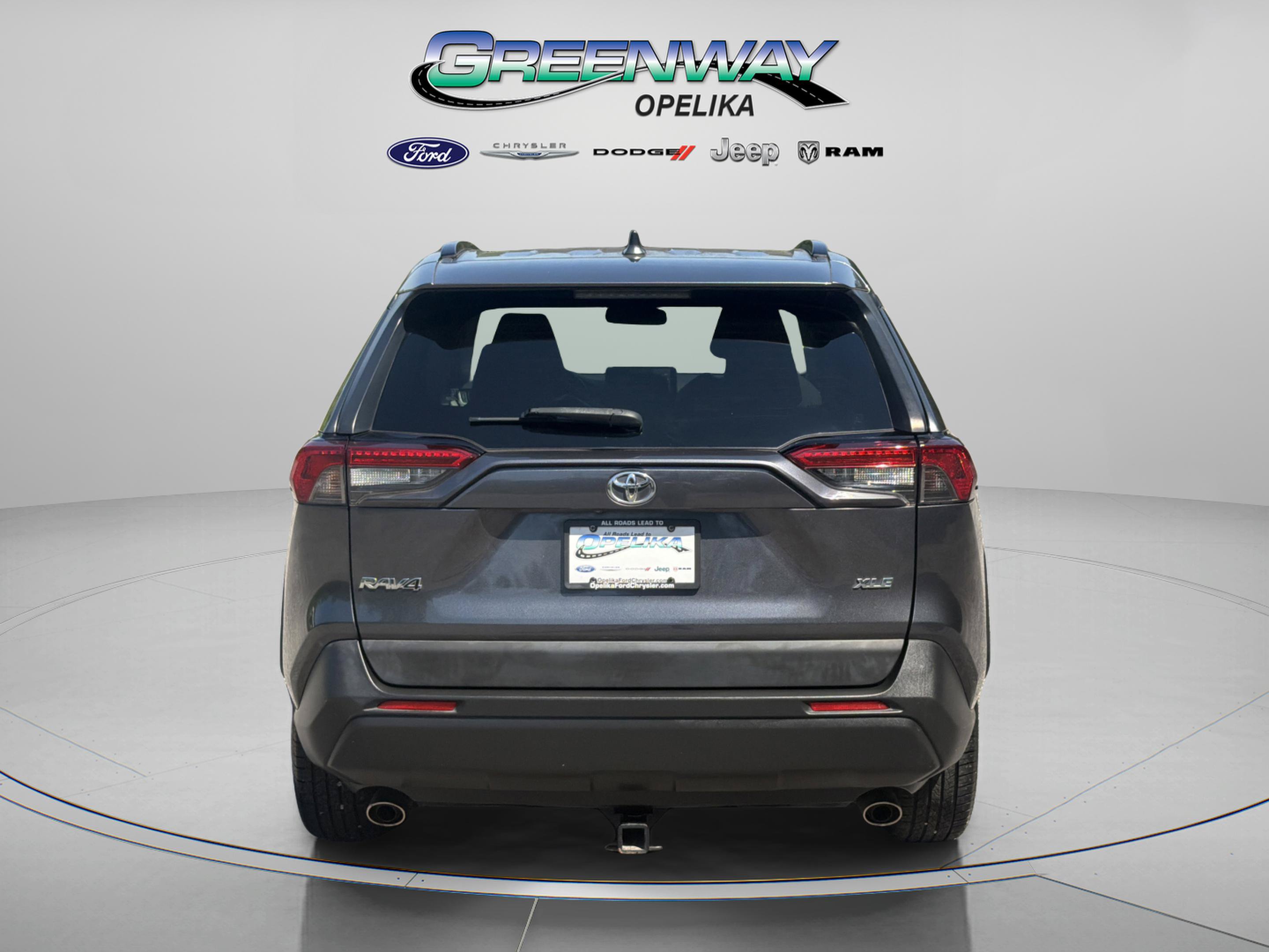 Used 2019 Toyota RAV4 XLE Premium FWD image 6
