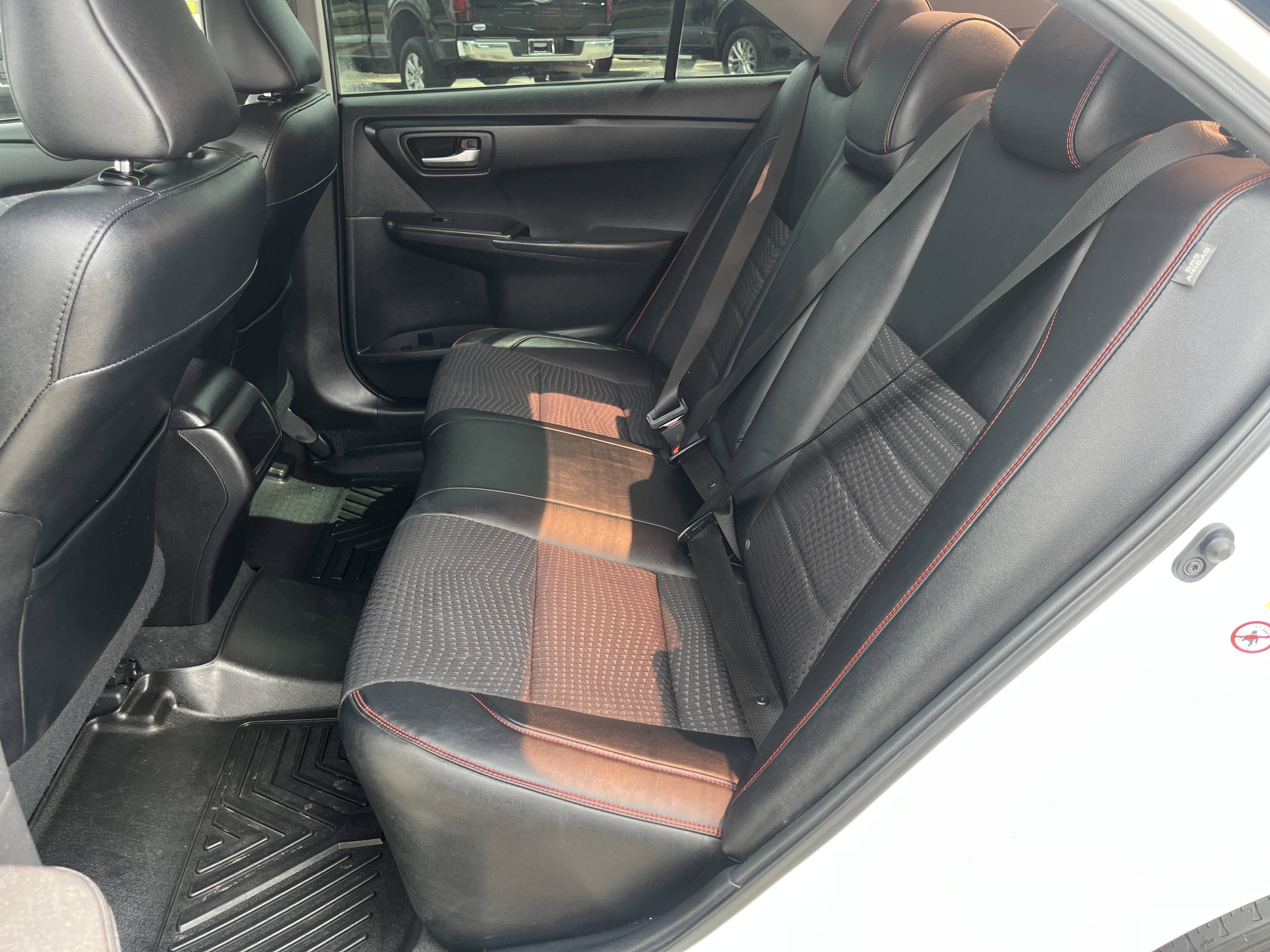 Used 2015 Toyota Camry XLE image 30