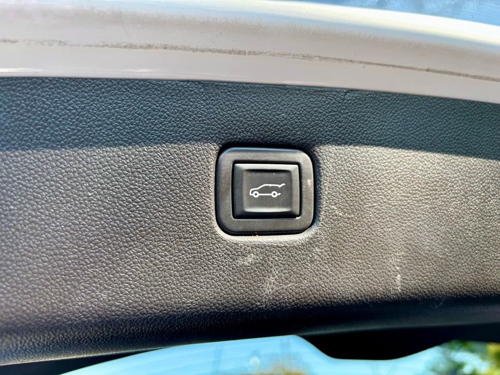 Used 2020 Chevrolet Blazer LT image 19