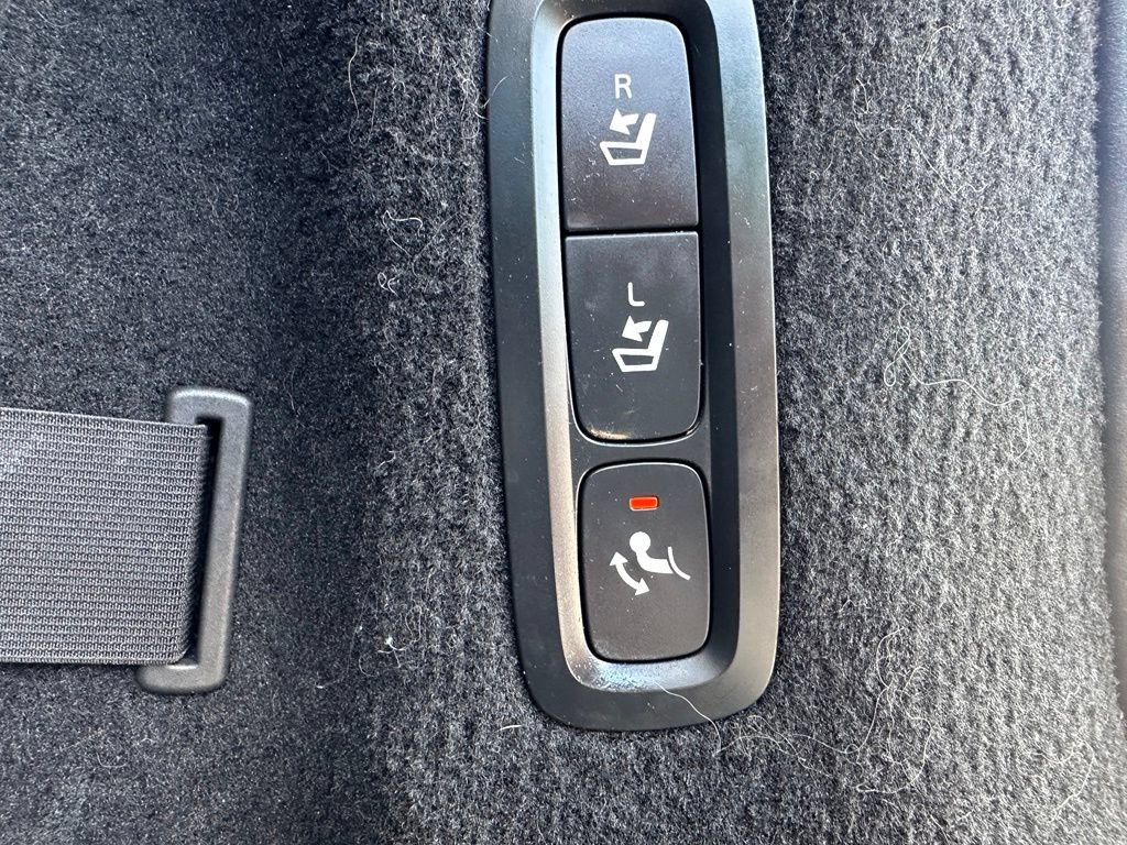 Used 2019 Volvo V90 T5 Cross Country AWD/4WD image 13