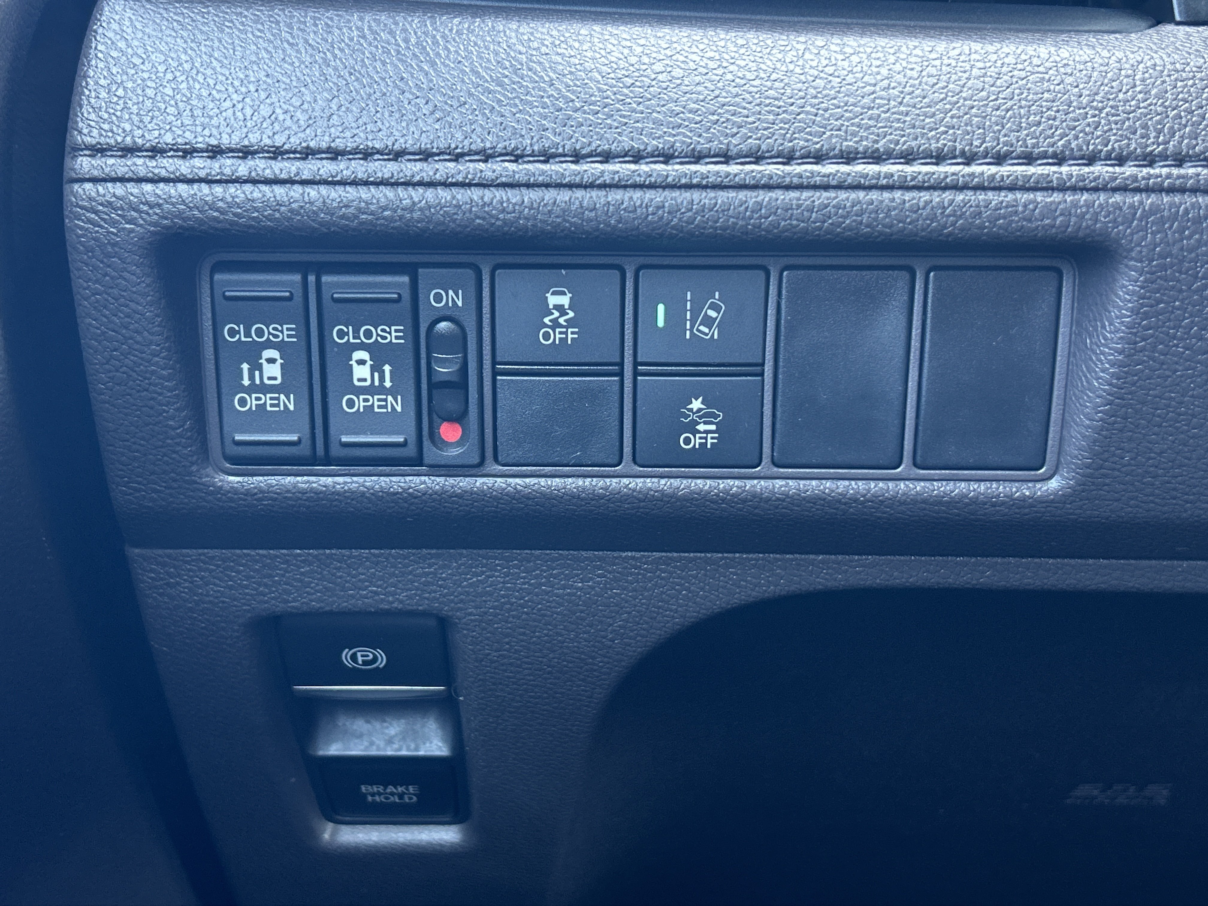 Used 2018 Honda Odyssey EX image 12