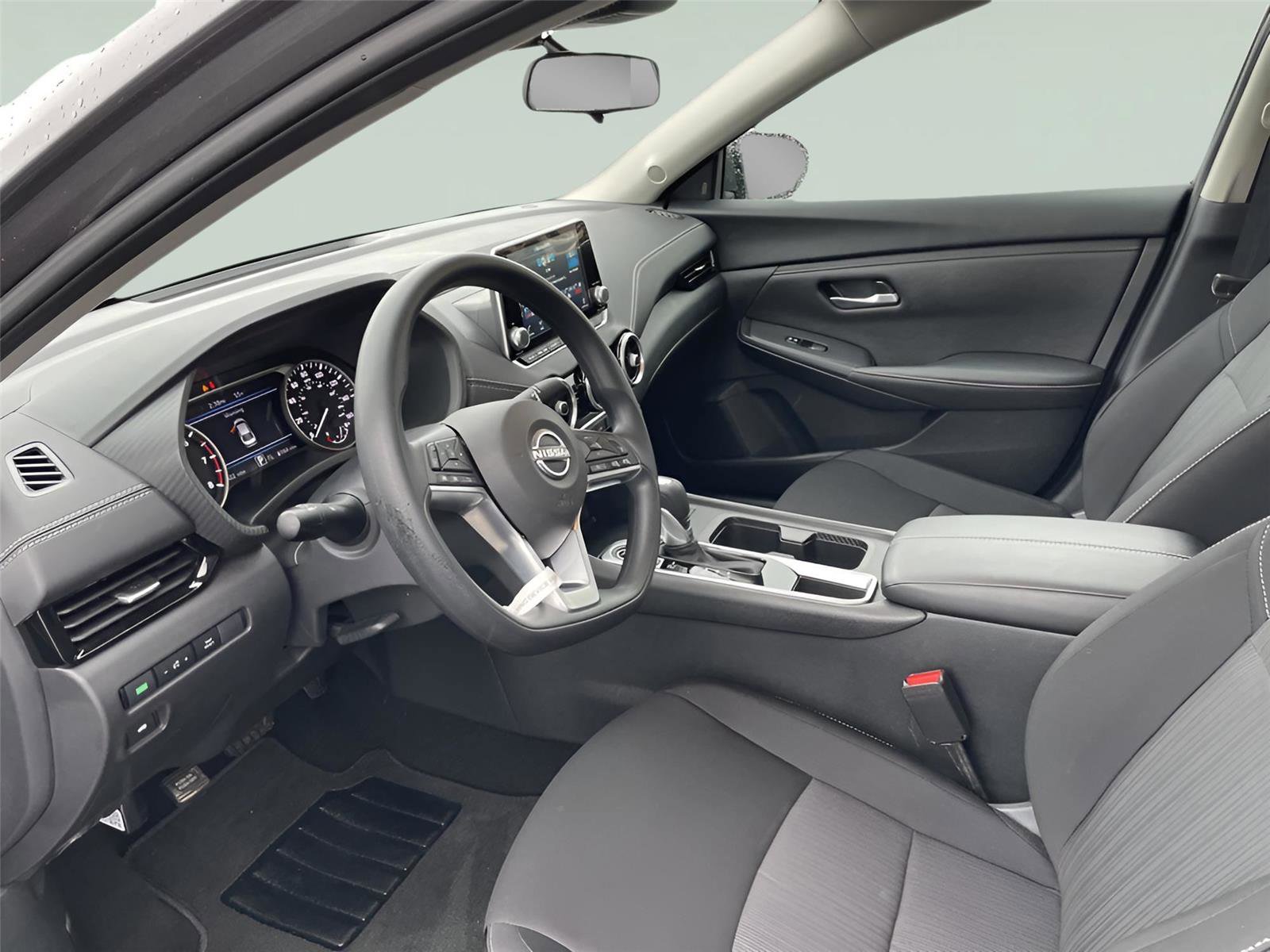 Used 2025 Nissan Sentra SV image 13