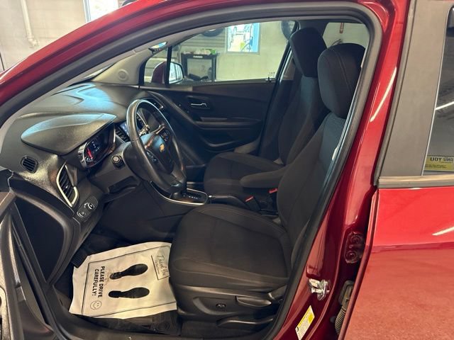 Used 2021 Chevrolet Trax LS w/ Tint and Cruise Package AWD/4WD image 20