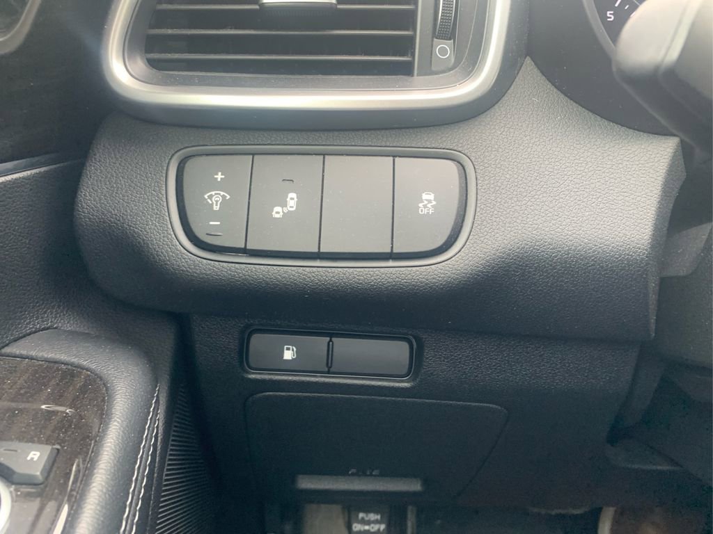 Used 2020 Kia Sorento LX image 31