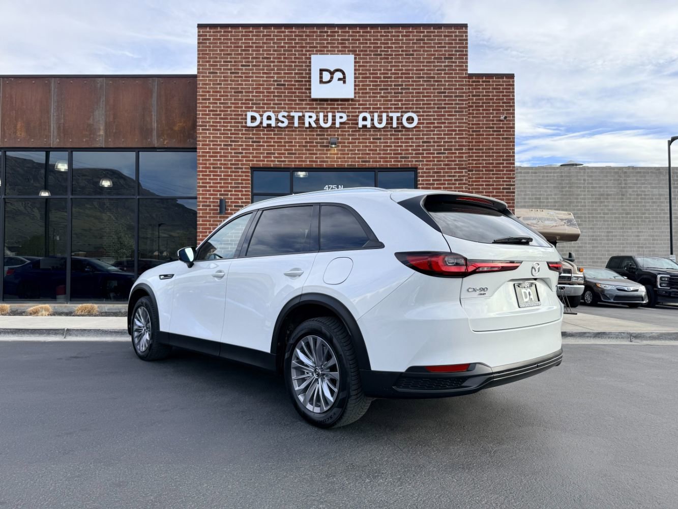 Used 2024 MAZDA CX-90 Plug-In Hybrid w/ Preferred AWD/4WD image 5