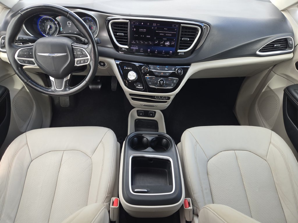 Used 2021 Chrysler Pacifica Touring-L FWD image 19