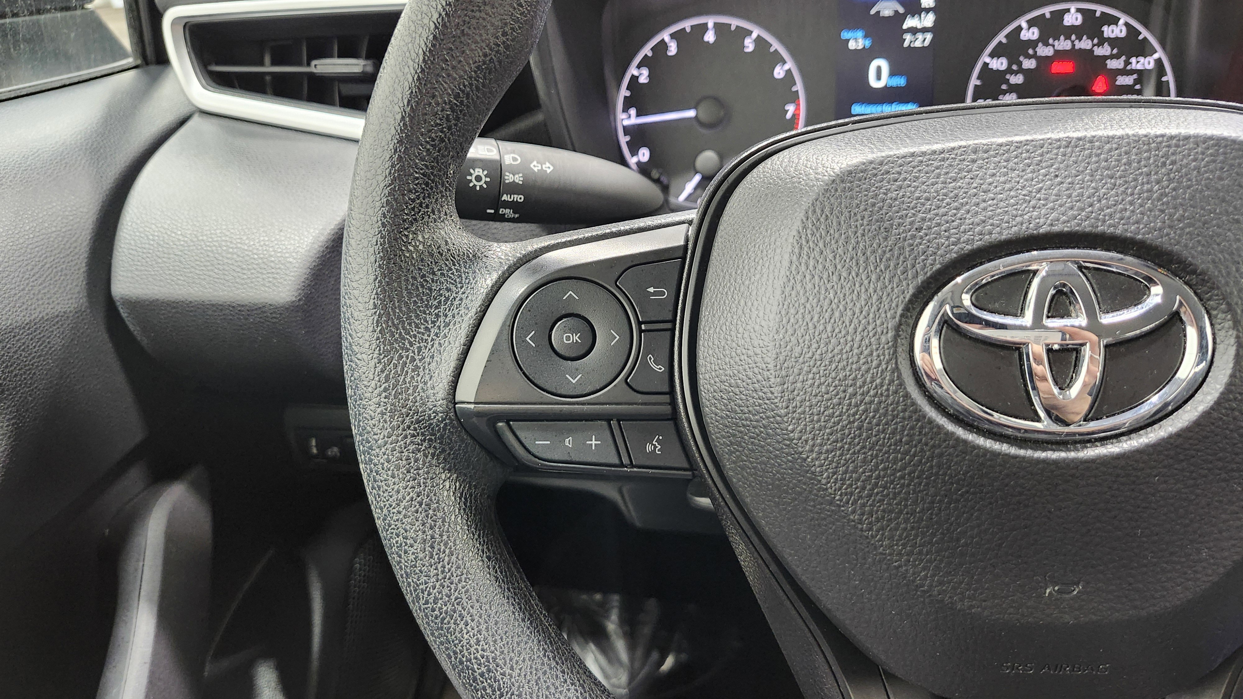 Used 2024 Toyota Corolla LE image 31