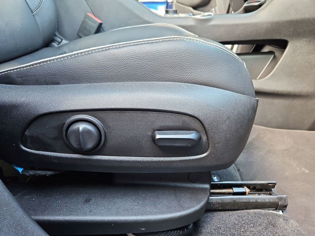 Used 2020 GMC Terrain Denali w/ Denali Premium Package image 28