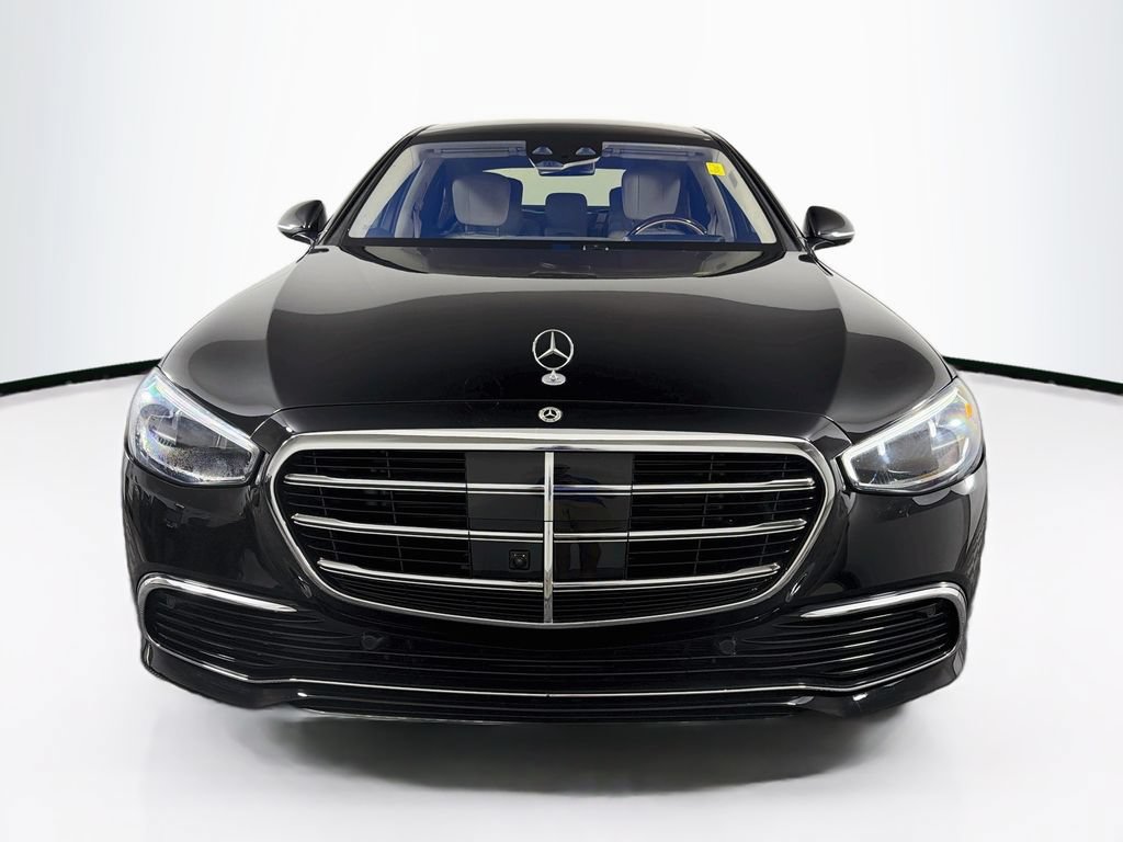 Used 2022 Mercedes-Benz S 580 4MATIC Sedan image 2