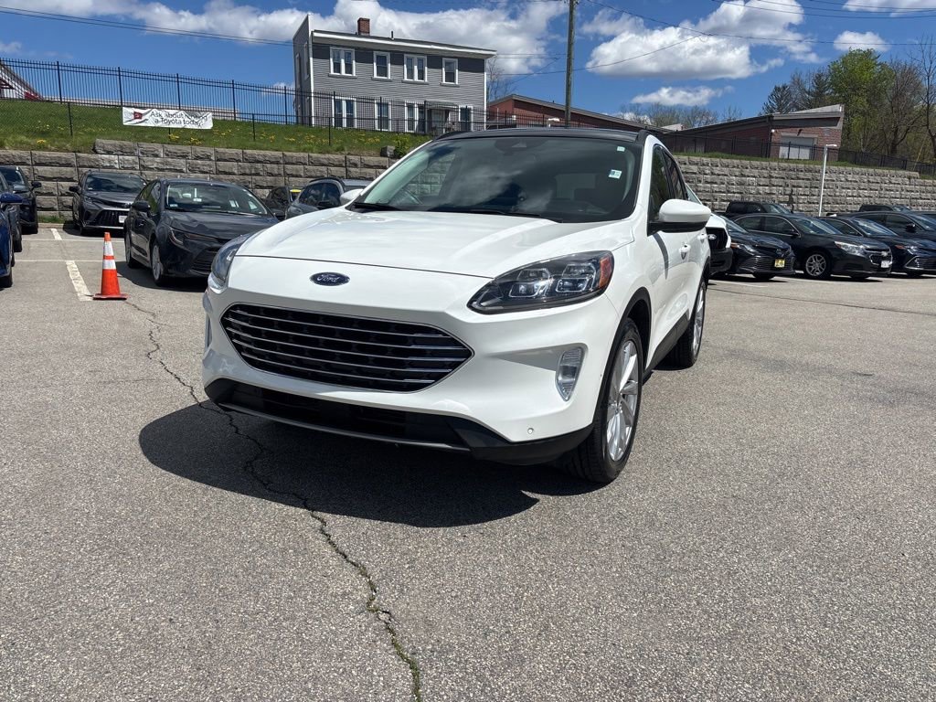 Used 2022 Ford Escape Titanium w/ Titanium Elite Package AWD/4WD image 3