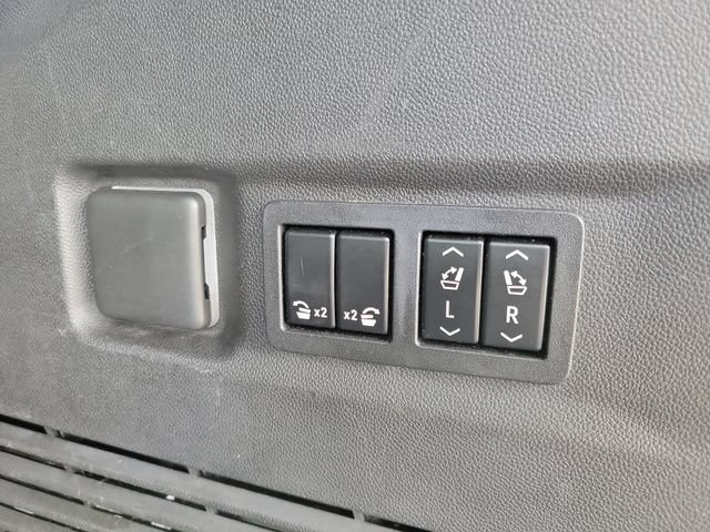 Used 2022 Chevrolet Suburban Premier AWD/4WD image 12