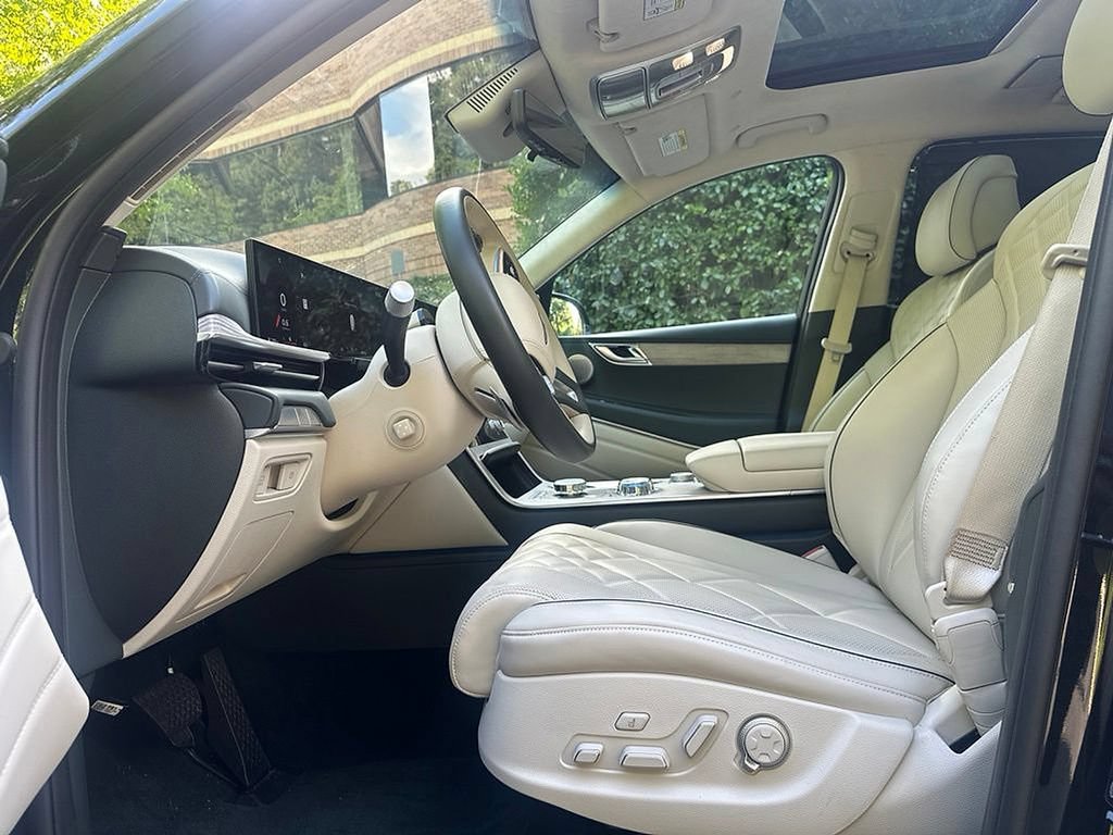 Certified 2026 Genesis GV80 3.5T Prestige AWD/4WD image 8