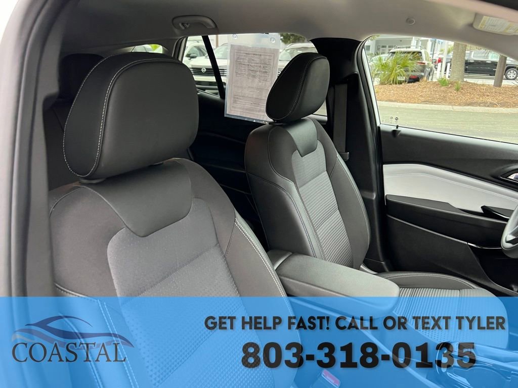 Used 2025 Chevrolet Trax LT image 25