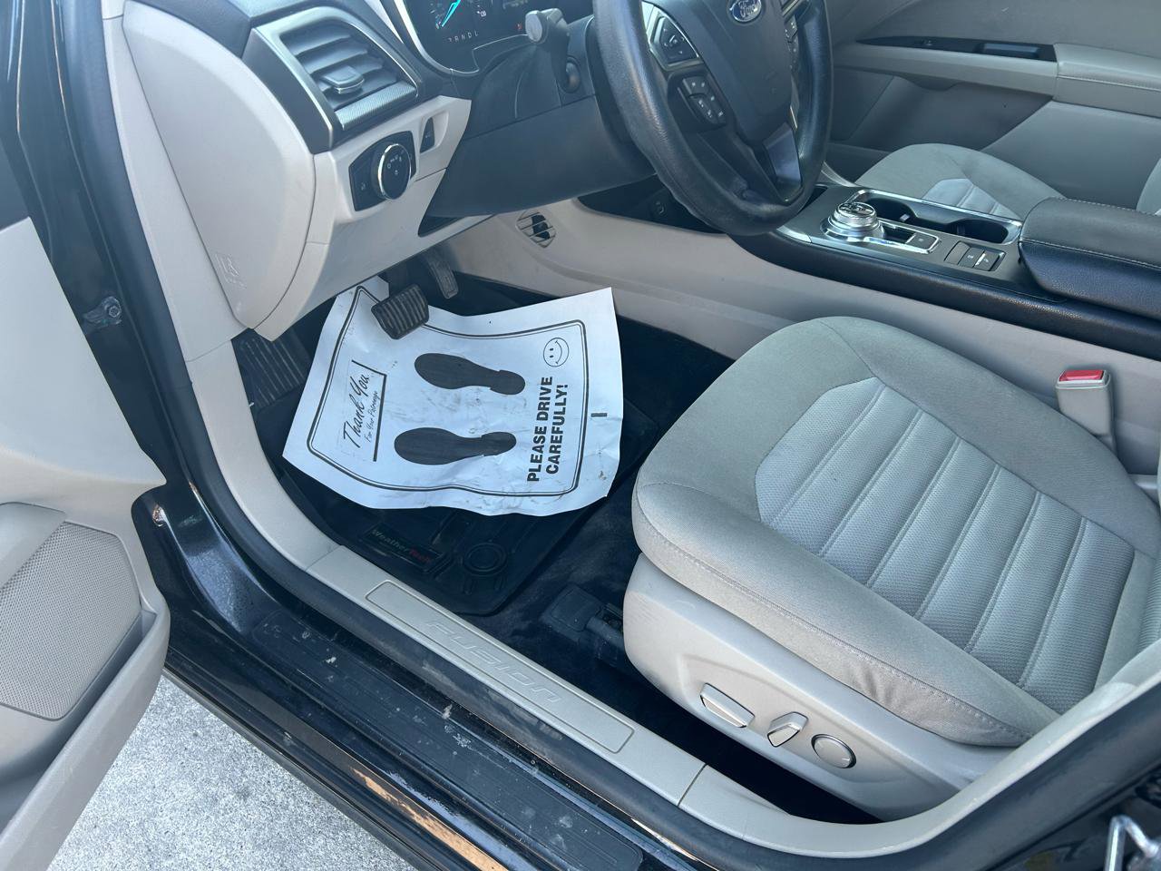 Used 2017 Ford Fusion SE image 10