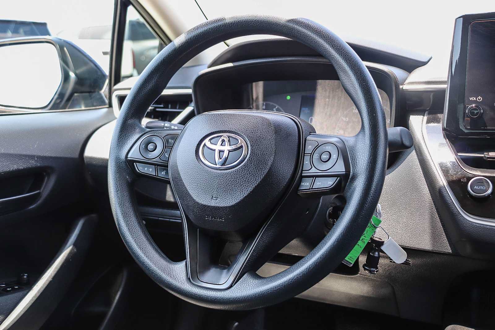 Used 2023 Toyota Corolla LE FWD image 15