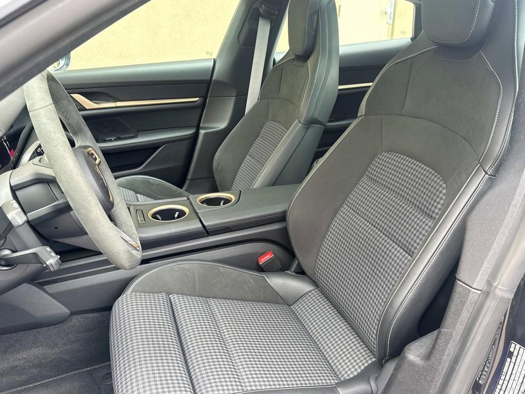 Certified 2025 Porsche Taycan 4S image 4