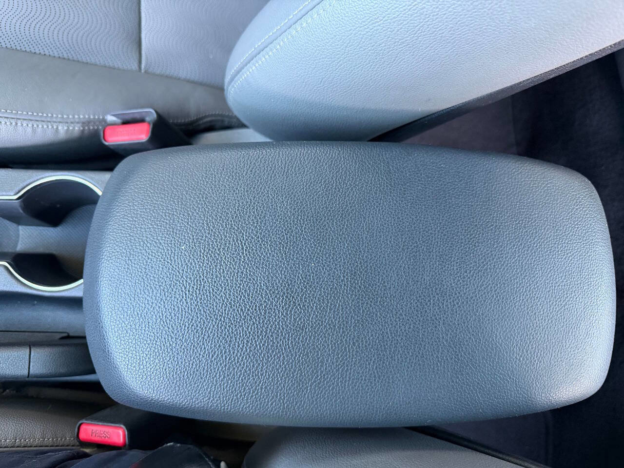 Used 2012 Hyundai Elantra Limited w/ Technology Pkg 5 FWD image 28