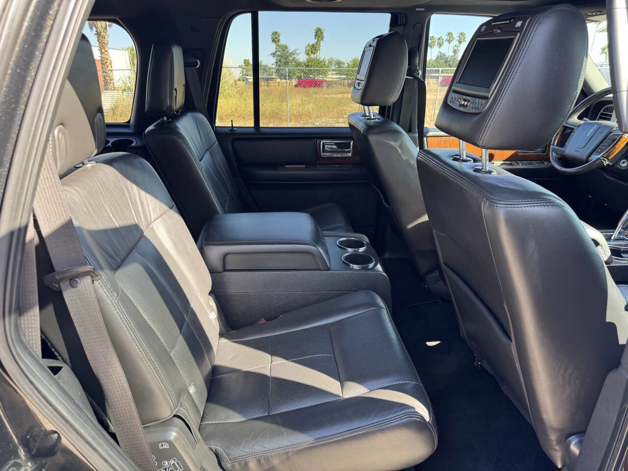 Used 2014 Lincoln Navigator 2WD image 11