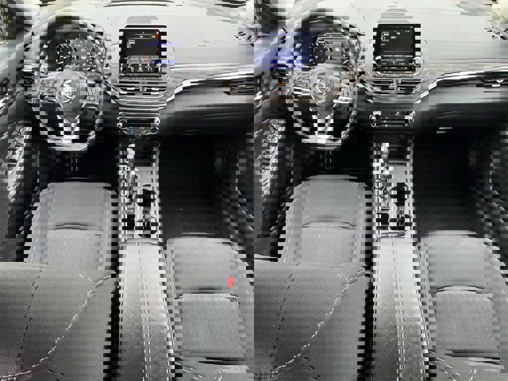 Used 2025 Nissan Altima 2.5 SV image 7