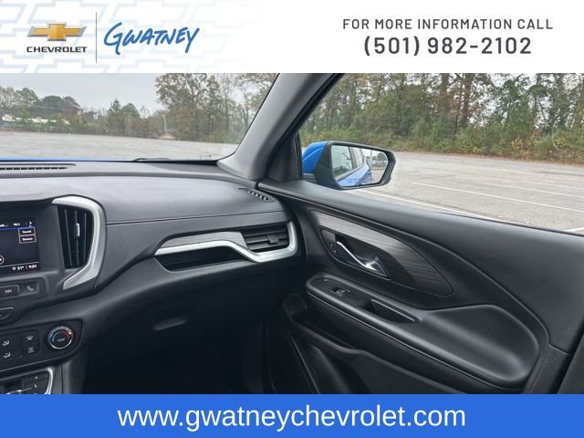 Used 2024 GMC Terrain SLE image 25