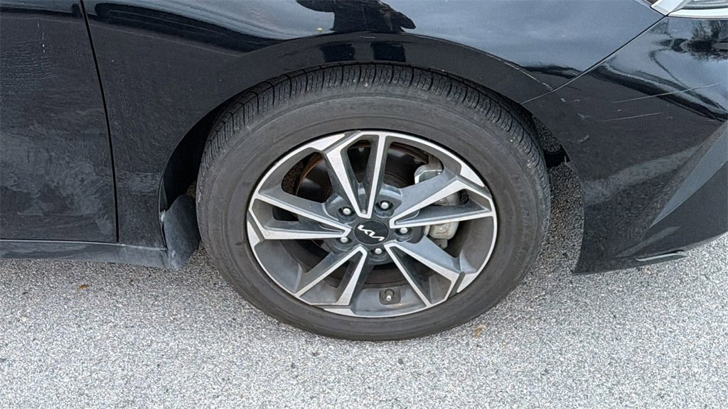 Used 2022 Kia Forte LXS image 9