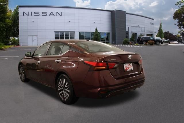 Used 2024 Nissan Altima 2.5 SV image 4