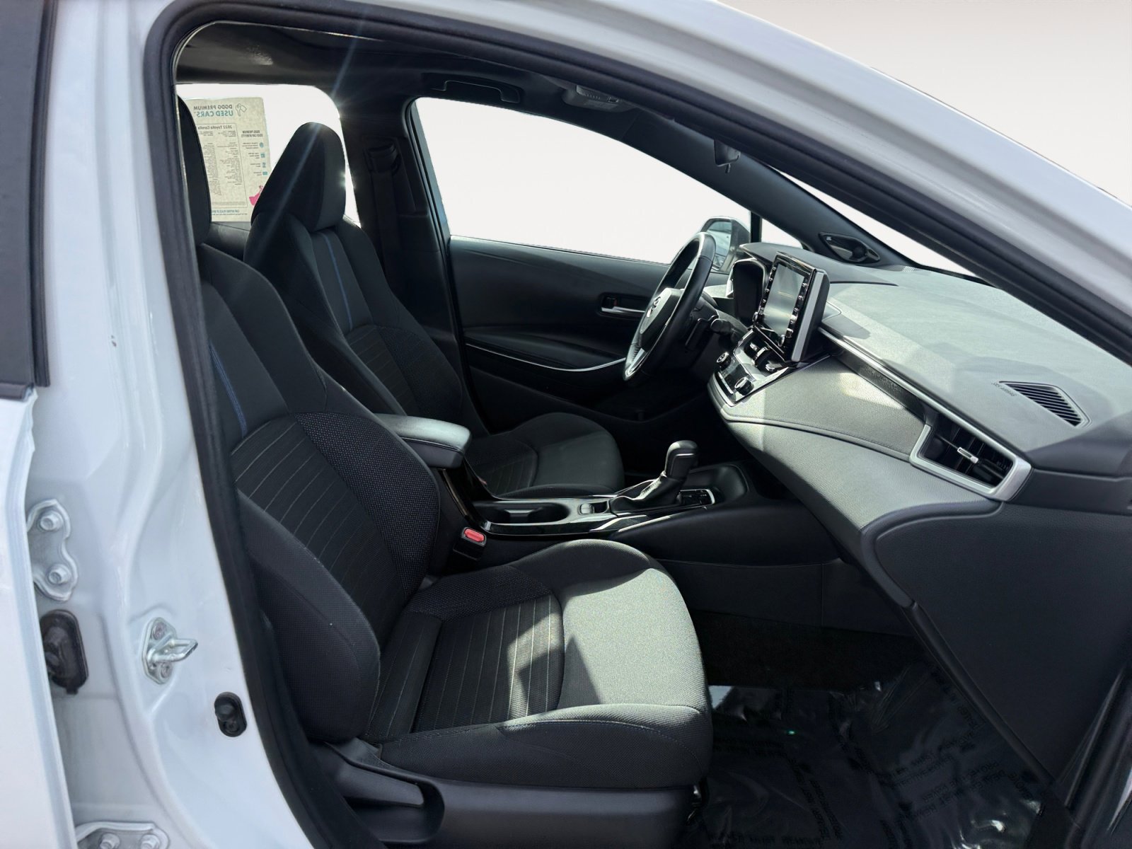 Used 2022 Toyota Corolla SE image 19