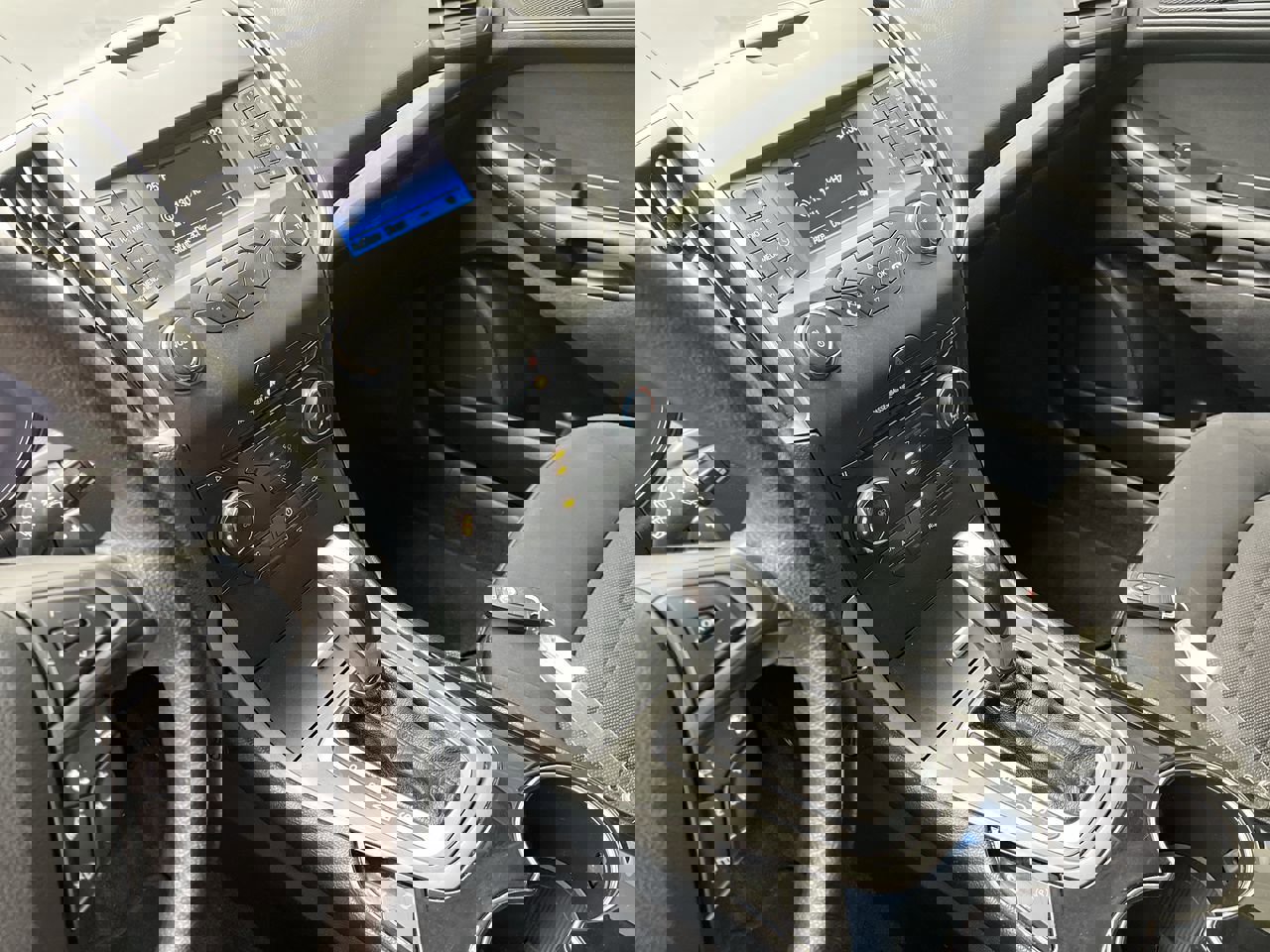 Used 2018 Ford Edge SE image 14