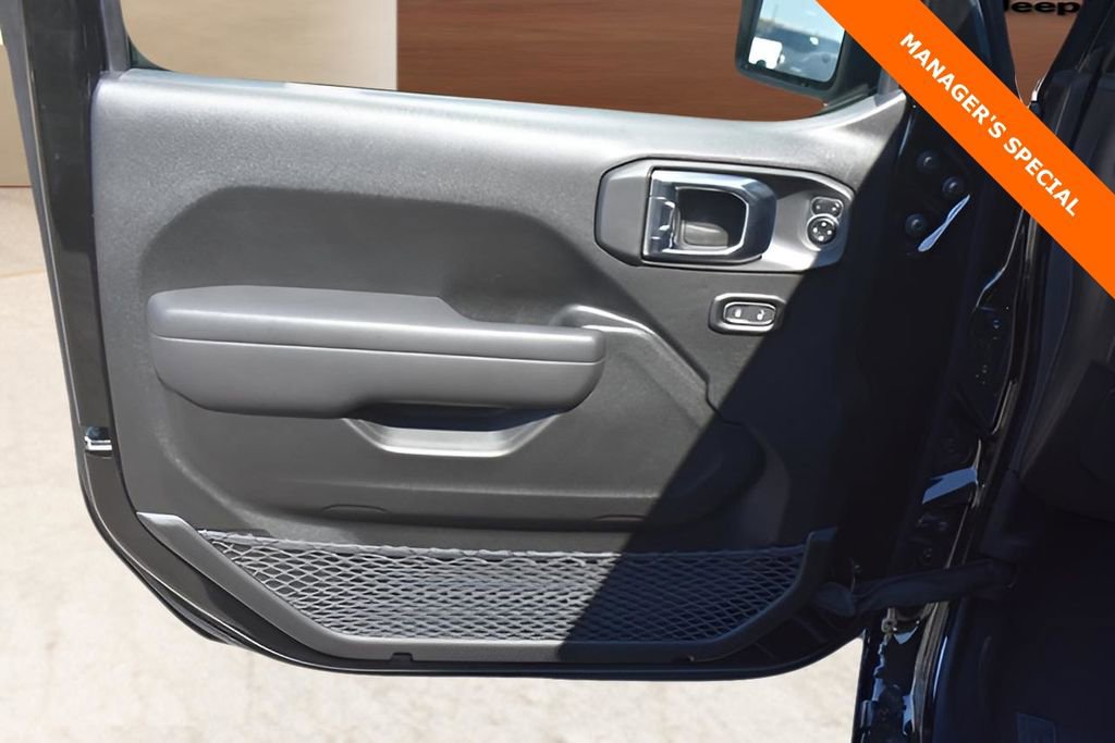 New 2025 Jeep Gladiator Sport image 19