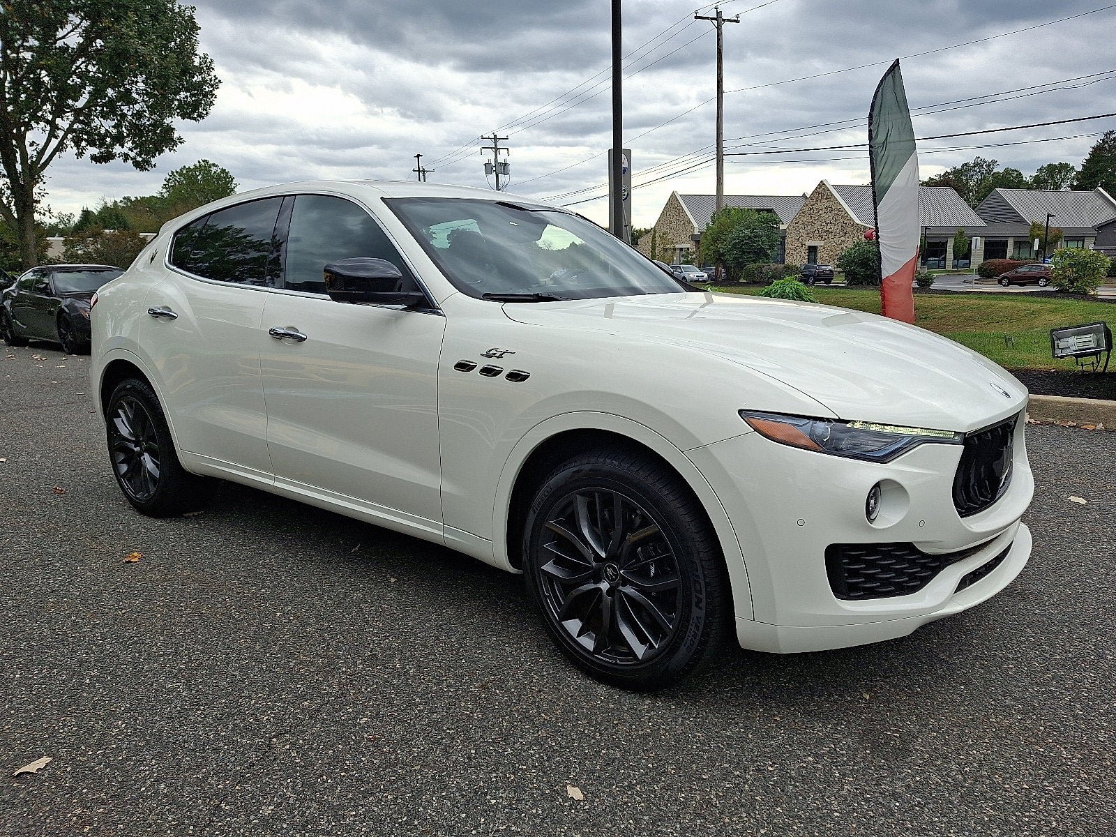 Used 2024 Maserati Levante GT Ultima AWD/4WD image 2