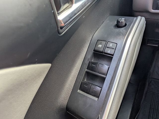 Used 2022 Toyota Highlander XLE image 40