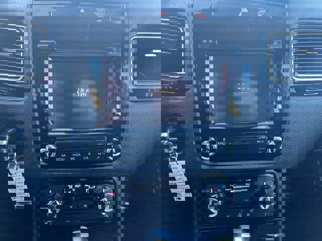 Used 2013 Volkswagen Touareg Sport image 15