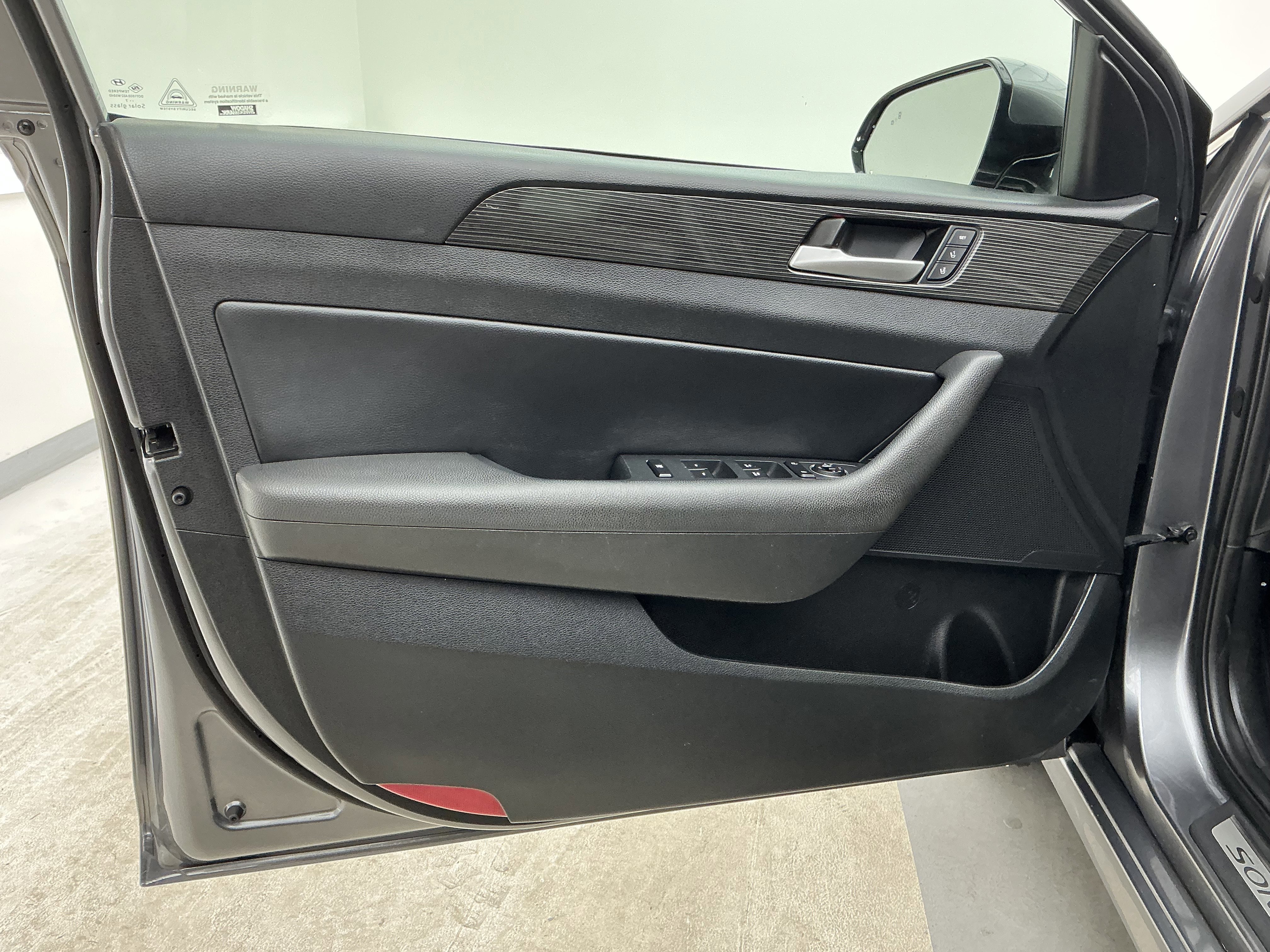 Used 2018 Hyundai Sonata Limited image 16