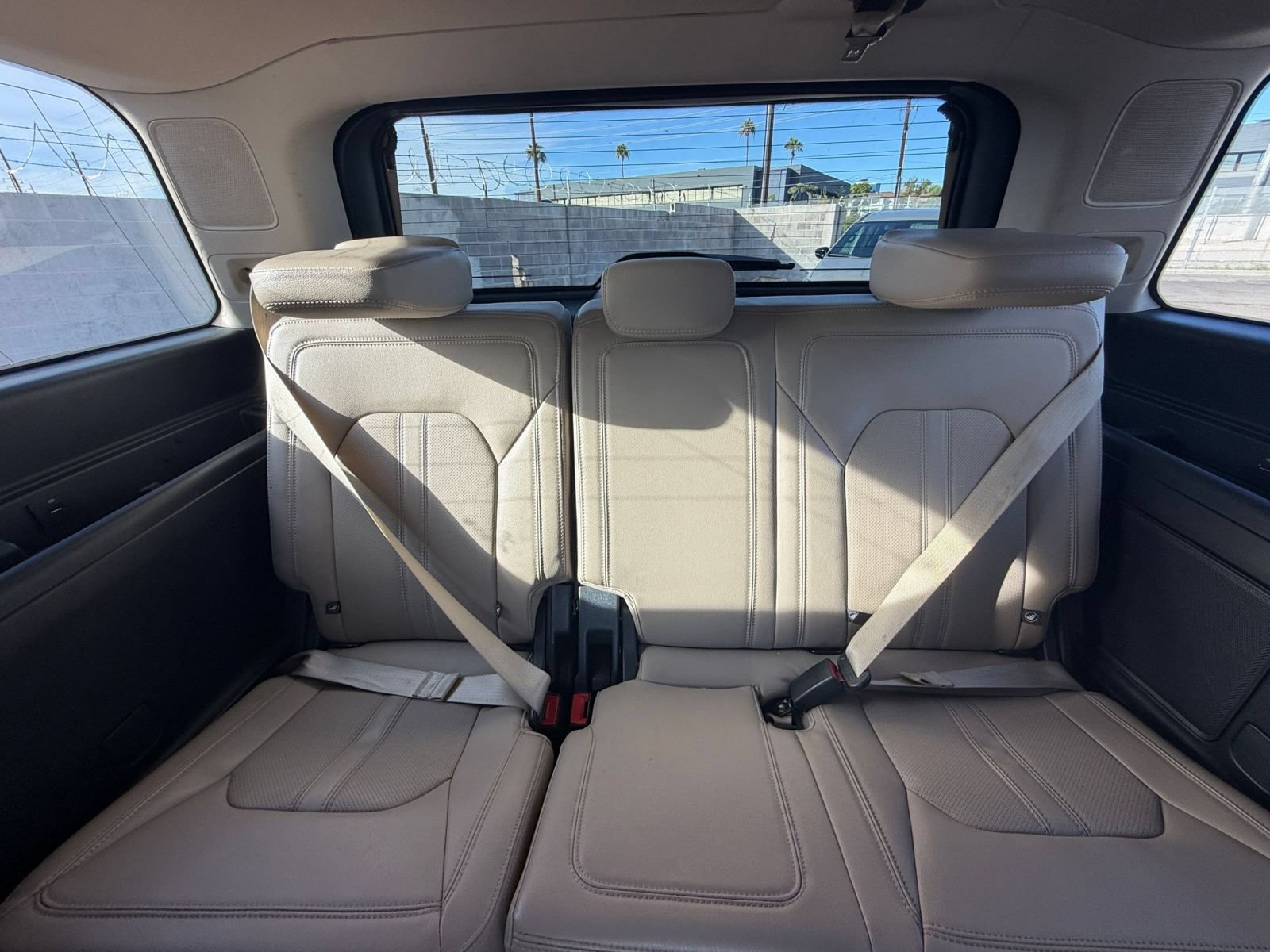 Used 2024 Ford Expedition Limited AWD/4WD image 31