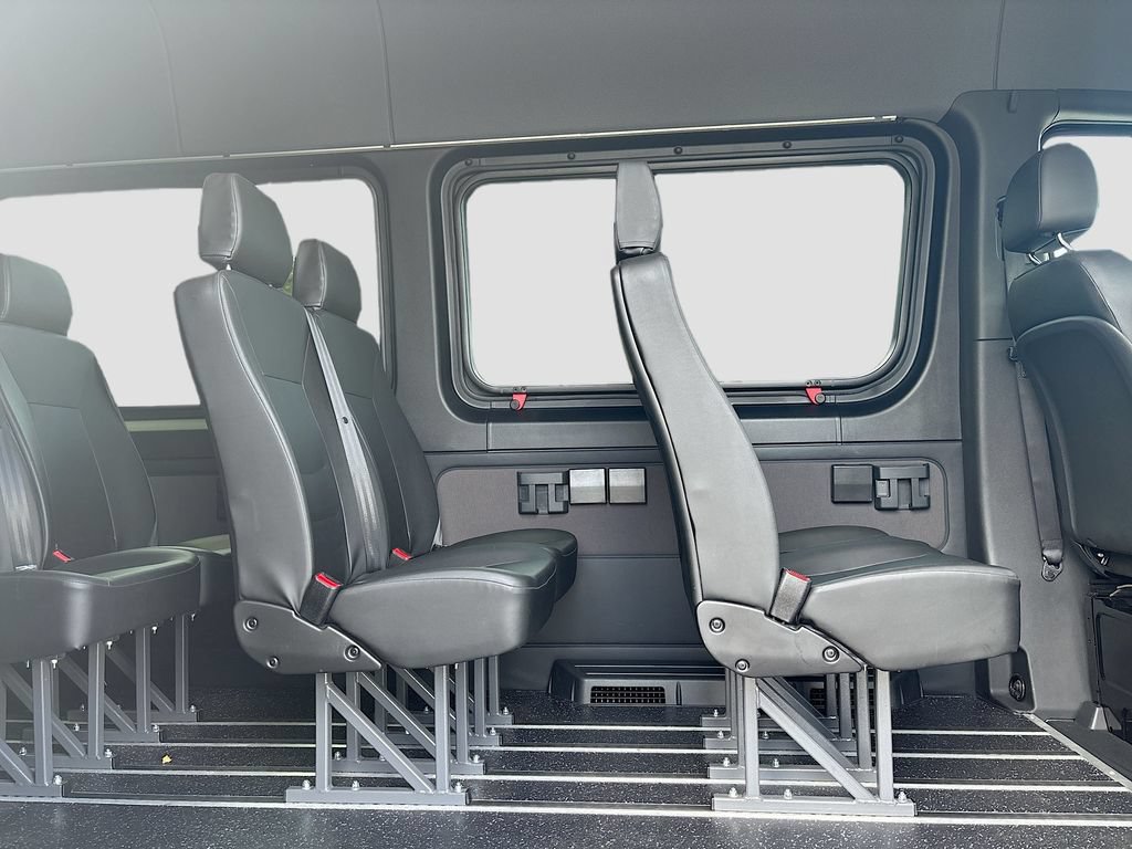 Used 2023 Mercedes-Benz Sprinter 3500 image 12