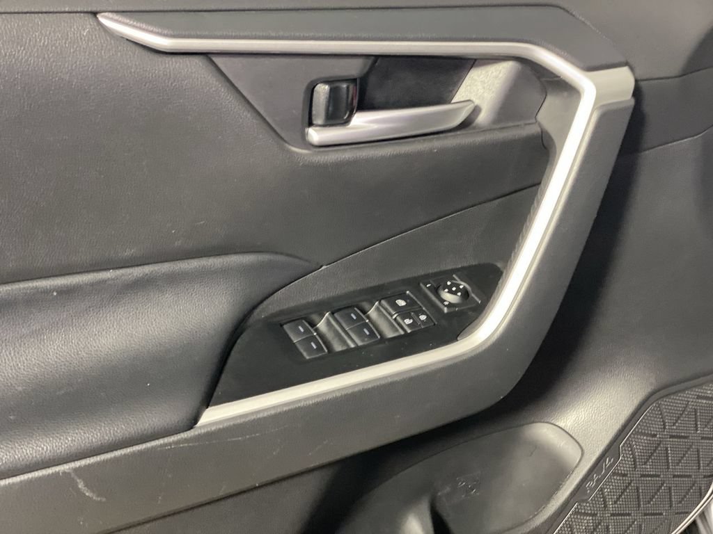 Used 2024 Toyota RAV4 XLE FWD image 29