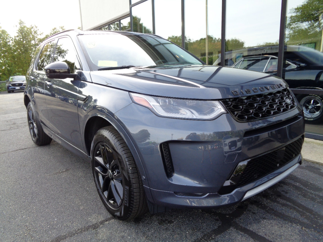 Used 2025 Land Rover Discovery Sport S image 3